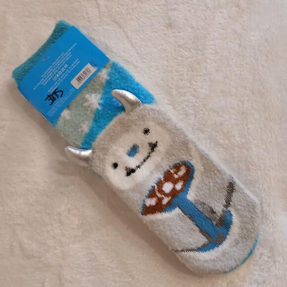 Bath & Body Works Yeti drinking hot cocoa Shea-Infused Chill Lounge Socks - Picture 3 of 4